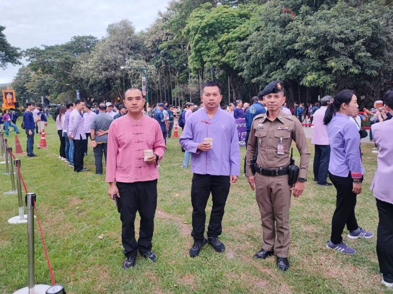 18 พฤศจิกายน 2566 พ.ต.อ.มนัสชัย อินทร์เถื่อน ผกก.สภ.ภูพิงค์ฯ ร่วมสืบสานประเพณีการนำน้องใหม่ไปนมัสการพระบรมธาตุดอยสุเทพ “รับน้องขึ้นดอย”