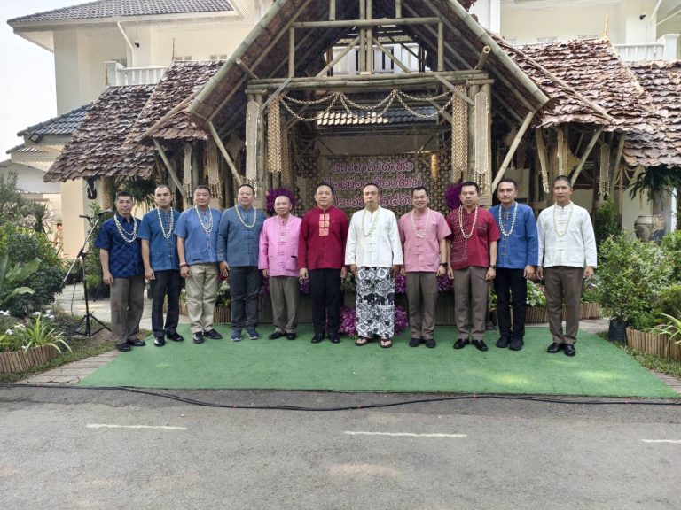 16 เมษายน  2567 เวลา  09.00 น. พ.ต.อ.มนัสชัย อินทร์เถื่อน ผกก.สภ.ภูพิงค์ฯ  ร่วมงาน สระเกล้าดำหัว ป้อเมืองเจียงใหม่ ประจำปี 2567    ณ จวนผู้ว่าราชการจังหวัดเชียงใหม่