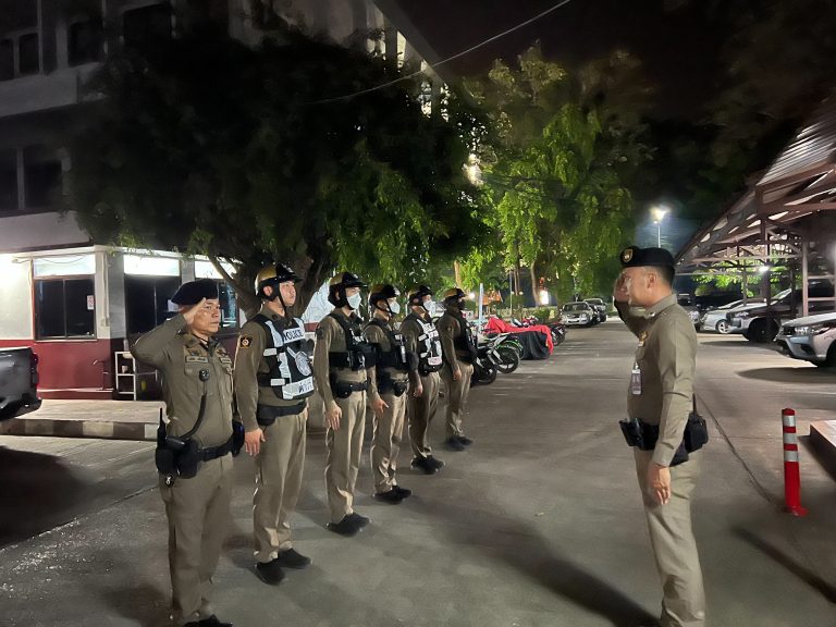 3 พ.ค.2567 เวลา 22.00 น. พ.ต.อ.มนัสชัย อินทร์เถื่อน ผกก.ฯ, พ.ต.ท.จิรัฐติพงษ์ เลิศวินิยานันท์ รอง ผกก.ป.ฯ นำโดย พ.ต.ต.ณัฐพัชร์ นิติภักดิ์ สวป.ฯ ,​ ร้อยเวร 20 พร้อมกำลังเจ้าหน้าที่ตำรวจสายตรวจตรวจสอบการรวมกลุ่มของกลุ่มวัยรุ่น มั่วสุม ขับขี่ยานพาหนะ สร้างความเดือดร้อนรำคาญแก่ประชาชนบริเวณสถานที่เสี่ยง เพื่อปิดโอกาสไม่ให้ก่อเหตุร้ายฯ สร้างความเดือดร้อนให้ผู้อื่น และ ให้เป็นไปตาม พ.ร.บ.คุ้มครองเด็กฯ