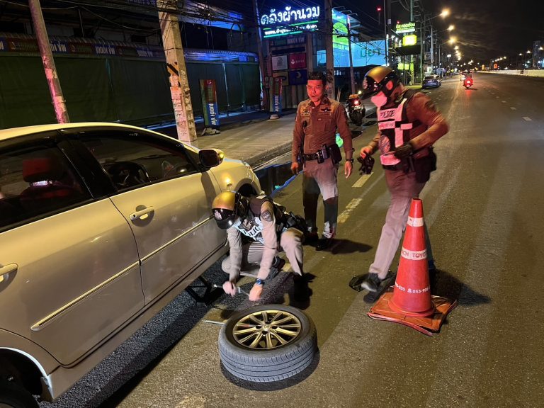 19 พฤษภาคม 2567  เจ้าหน้าที่ตำรวจสายตรวจ สภ.ภูพิงค์ฯ ให้ความช่วยเหลือประชาชน รถยนต์ยางรั่ว แก้ไขเปลี่ยนยางอะไหล่ สามารถเดินทางต่อไปได้