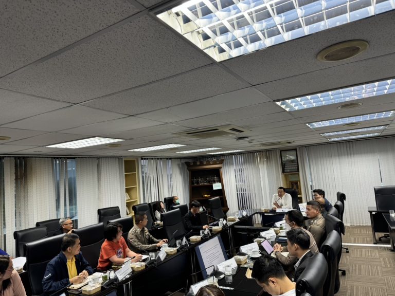 15 พฤษภาคม 2567 พ.ต.อ.มนัสชัย อินทร์เถื่อน ผกก.สภ.ภูพิงคราชนิเวศน์​ เข้าร่วมประชุมคณะกรรมการรักษาความปลอดภัย ณ ท่าอากาศยานเชียงใหม่ ห้องประชุม ชั้น 3 อาคารสำนักงาน ท่าอากาศยานเชียงใหม่