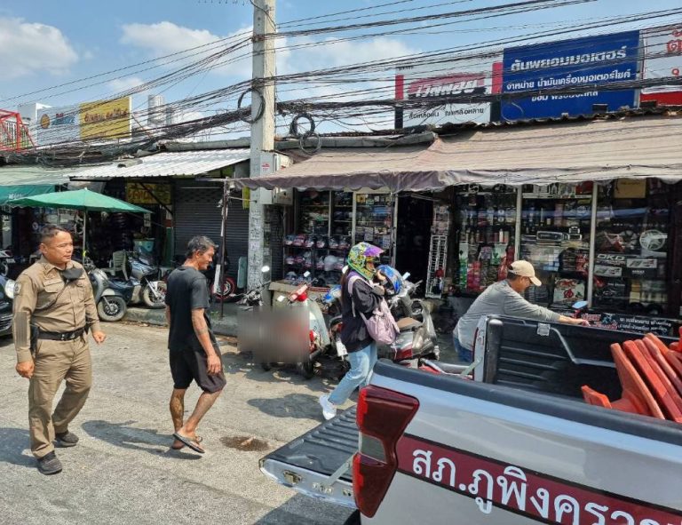 วันที่ 9 กุมภาพันธ์ 2568 เวลา 13.13 น. ร.ต.ท.สุกิจ เตชา นายร้อยตำรวจเวรป้องกันปราบปราม พร้อม พลขับ ให้ความช่วยเหลือ ประชาชน รถจักรยานยนต์ ยางรั่ว นำส่งร้านซ่อมที่ตลาดต้นพยอม จนสามารถเดินทางต่อไปได้ #สุภาพบุรุษจราจร