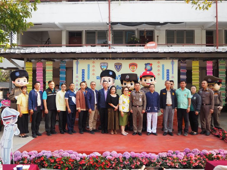 วันที่ 26 มีนาคม 2568 เวลา 07.00 น. โดยมี : พ.ต.อ.มนัสชัย อินทร์เถื่อน ผกก.สภ.ภูพิงคราชนิเวศน์, พ.ต.อ.เสวก ชูศิริ ผกก.สภ.ช้างเผือก, พ.ต.อ.เจน โสภา ผกก.กลุ่มงานจราจรฯ, พ.ต.ท.มกรา ศรีสกุลพิสุทธิ์ สวญ.ส.ทท.1 กก.2 บก.ทท.2  เป็นเจ้าภาพร่วมในการจัดกิจกรรมสภากาแฟเวียงเจ็ดลิน ครั้งที่ 4/2568