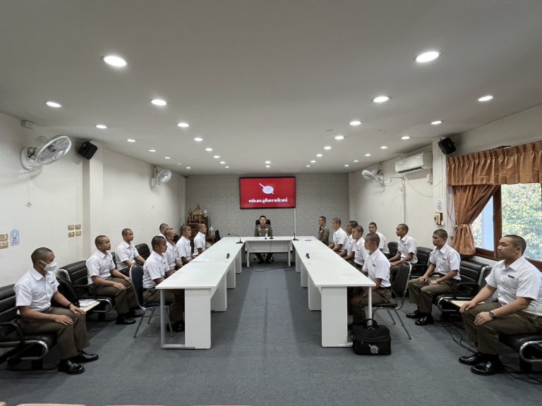 วันที่ 3 มีนาคม 2568 เวลา 13.30 น. พ.ต.อ.มนัสชัย อินทร์เถื่อน ผกก.สภ.ภูพิงค์ฯ, พ.ต.ท.ธวัฒน์ เจริญผล สว.อก.ฯ ประชุมมอบนโยบายและมอบหมายภารกิจให้กับ นักเรียนนายสิบตำรวจมาฝึกหัดปฏิบัติราชการ ประจำปี 2567 รุ่น 15 ซึ่งมาฝึกงาน ณ สภ.ภูพิงค์ฯ  ในระหว่างวันที่ 3 มีนาคม – 18 เมษายน 2568 จำนวนทั้งสิ้น 16 นาย ณ ห้องประชุม สภ.ภูพิงค์ฯ