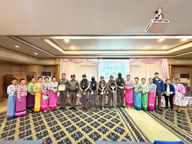 วันที่ 6 มีนาคม  2568  เวลา 13.00 น. พ.ต.อ.มนัสชัย อินทร์เถื่อนผกก.สภ.ภูพิงค์ฯ, พ.ต.ท.จิรัฐติพงษ์ เลิศวิริยานันท์รอง ผกก.ป.สภ.ภูพิงค์ฯ มอบหมายให้ พ.ต.ต.เจษฎา พันธุ์แก้ว สวป.(ชส.)สภ.ภูพิงค์ฯ ร้อยเวร 20 และเจ้าหน้าที่สายตรวจ วิทยากรบรรยาย บทบาทหน้าที่ของตำรวจกับการมีส่วนร่วมในการช่วยเหลือผู้มีอาการควบคุมตัวเองไม่ได้