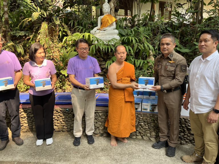 วันที่ 2 เมษายน 2568 เวลา 09.00 น. พ.ต.ท.อมรเทพ สุขันธ์ สวป.สภ.ภูพิงคราชนิเวศน์ ร่วมกับสำนักศิลปากรเชียงใหม่ รับมอบกล้องวงจรปิด เนื่องในวันกิจกรรมวันอนุรักษ์มรดกไทย ณ วัดผาลาด