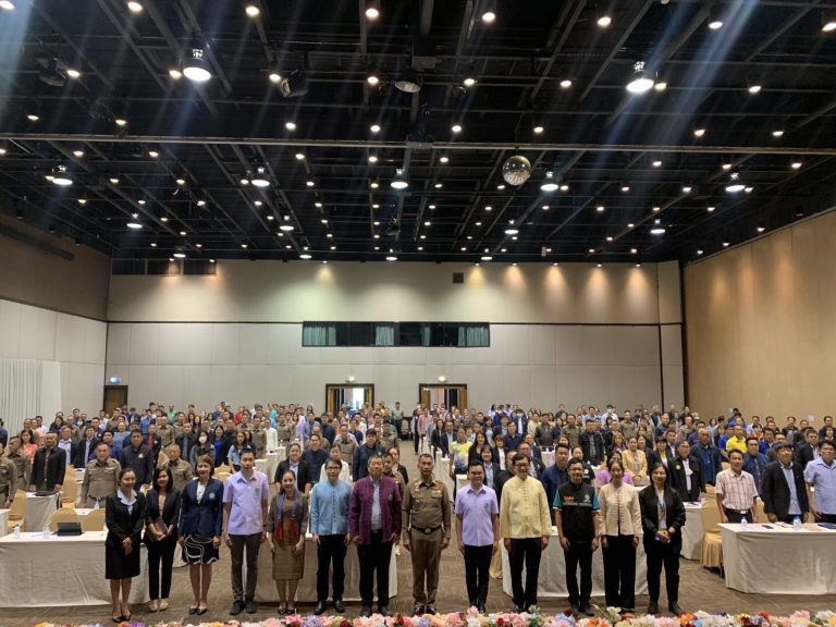 วันที่ 23 เมษายน 2568 พ.ต.ต.เจษฎา พันธุ์แก้ว สวป.(ชส.)สภ.ภูพิงคราชนิเวศน์ ร่วมการประชุมเชิงปฏิบัติการเพื่อขับเคลื่อนความดำเนินการ(โดยการมีส่วนร่วมของชุมชนโดยชุมชนล้อมรักษ์)เขตสุขภาพที่ 1 ทั้ง 8 จังหวัดภาคเหนือ