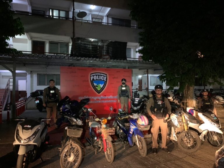 วันที่ 20 พฤศจิกายน 2567 ร.ต.ท.เอกรินทร์ ติ่งเพ็ชร์ รองสว.(ป.)ฯ ปบ.หน้าที่ร้อยเวรงานป้องกันปราบปราม พร้อมกำลังสายตรวจรวม 9 นาย ยึดรถจักรยานยนต์ต้องสงสัยไว้ตรวจสอบจำนวน 8 คัน