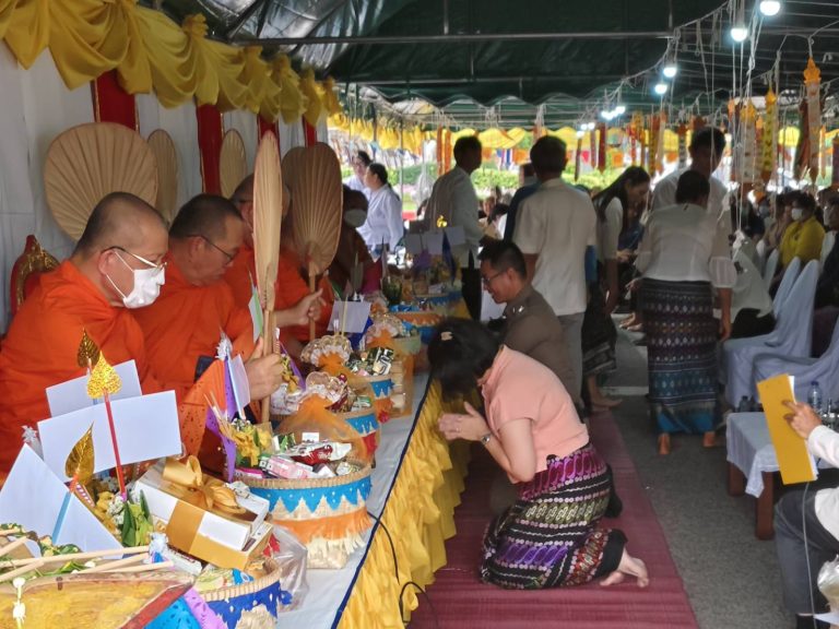 วันที่ 19 มิถุนายน 2568 เวลา 09.39 น. พ.ต.ต.เจษฎา พันธุ์แก้ว สวป.(ชส.) ภูพิงคราชนิเวศน์ , ร.ต.อ.เอกพงษ์ สายวงศ์เปี้ย รอง สวป.(ชส.)ฯ ร่วมพิธีทำบุญเมืองเชียงใหม่ ประจำปี 2568 หน่วยพิธี 10 จุด รอบเมืองเชียงใหม่ ตามแบบประเพณีล้านนา