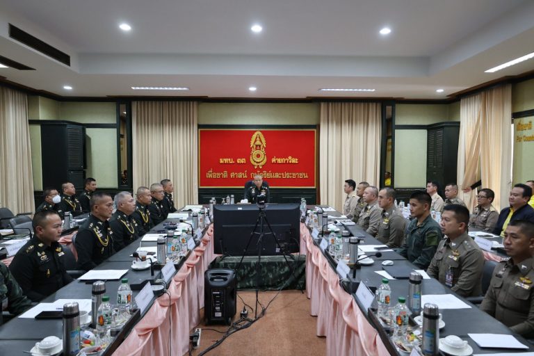 วันที่ 7 กรกฎาคม 2568 เวลา 13.30 น. พ.ต.อ.มนัสชัย อินทร์เถื่อน ผกก.สภ.ภูพิงคราชนิเวศน์ ร่วมประชุมเตรียมความพร้อมถวายความปลอดภัย พระบาทสมเด็จพระเจ้าอยู่หัว และสมเด็จพระนางเจ้าฯ พระบรมราชินี เสด็จฯ ไปทรงเป็นประธาน “ปู..ทางสู่ธรรมนาวา “วัง” ฯ ในวันที่ 13 กรกฎาคม 2568 ณ ห้องประชุมกาวิละ มทบ.33