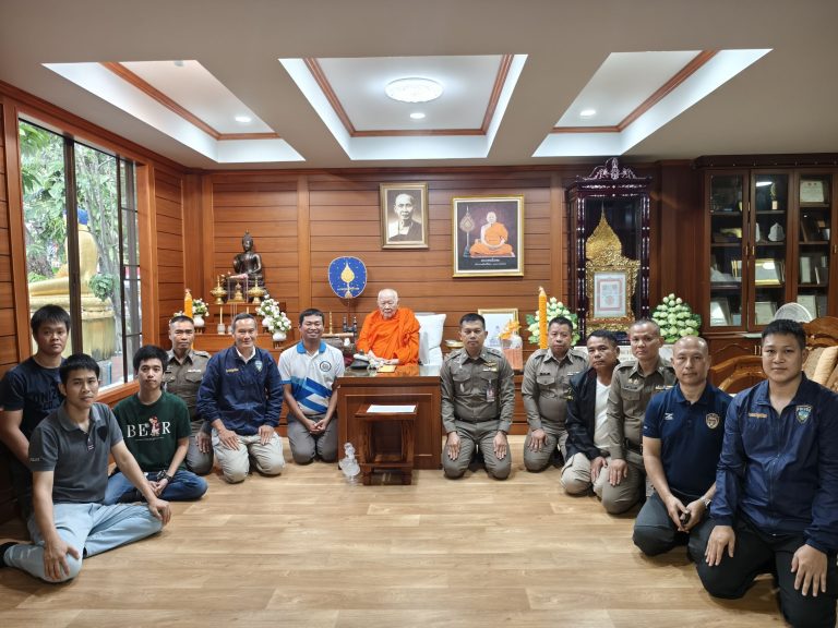 วันที่ 9 กรกฎาคม 2568 เวลา 10.00 น. พ.ต.อ.มนัสชัย อินทร์เถื่อน ผกก.สภ.ภูพิงคราชนิเวศน์, พ.ต.ท.ณัฐวุฒิ น้อยสอน รอง ผกก.สส.ฯ, พ.ต.ท.ธวัฒน์ เจริญผล สว.อก.ฯ พร้อมด้วยข้าราชการตำรวจ สภ.ภูพิงคราชนิเวศน์ ประกอบพิธีทำบุญถวายเทียนพรรษา ณ วัดศรีโสดา พระอารามหลวง ต.สุเทพ อ.เมือง จ.เชียงใหม่