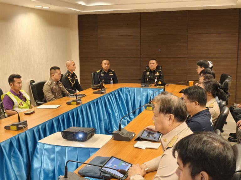 วันที่ 14 ส.ค. 2568 เวลา 10.30 น. พ.ต.อ.มนัสชัย อินทร์เถื่อน ผกก.สภ.ภูพิงคราชนิเวศน์ ร่วมประชุมกองอำนวยการร่วมฯ เตรียมความพร้อมถวายความปลอดภัย (ที่หมายสำรอง) สมเด็จพระนางเจ้าฯ พระบรมราชินี เสด็จพระราชดำเนินปฏิบัติพระราชกิจการบินในเขตภาคเหนือ ณ ห้องประชุม กองอำนวยการร่วม บน.41