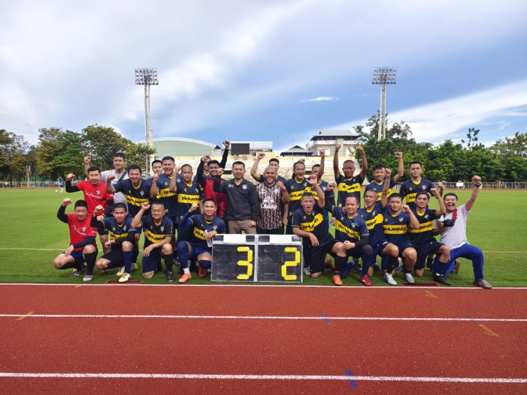 วันที่ 21 สิงหาคม 2568 เวลา 16.00 น. พ.ต.อ.มนัสชัย อินทร์เถื่อน ผกก.สภ.ภูพิงคราชนิเวศน์ ได้ร่วมเชียร์และให้กำลังใจนักกีฬาฟุตบอล ทีม BHUBINGRAJANIVEJ FC ซึ่งลงสนามดวลแข้งกับ ทีม HANGDONG FC ในการแข่งขันรอบแรก นัดที่สอง ของศึกฟุตบอลประเพณีตำรวจภูธรจังหวัดเชียงใหม่