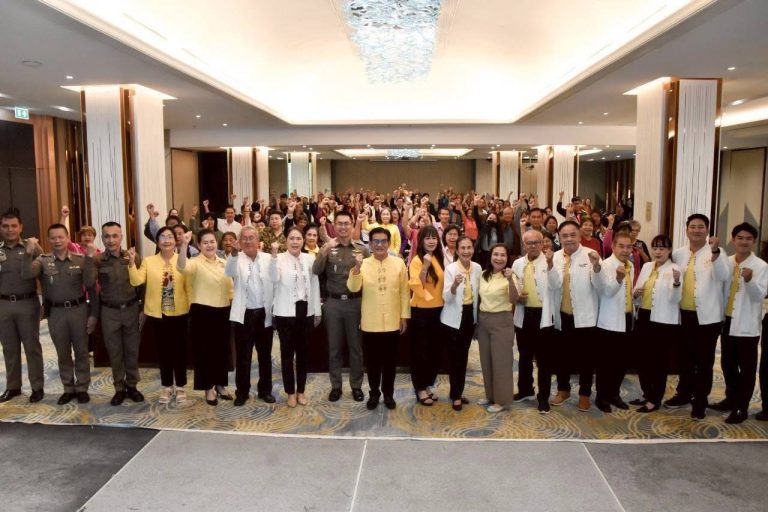 วันที่ 31 กรกฎาคม 2568 เวลา 09.00 – 12.00 น. พ.ต.ต.เจษฎา พันธุ์แก้ว สวป.(ชส.)สภ.ภูพิงคราชนิเวศน์ วิทยากรบรรยายโครงการอบรมสร้างความเข้มแข็งของชุมชนปลอดภัยยาเสพติด ของเทศบาลนครเชียงใหม่