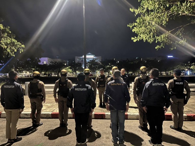 วันที่ 18 กันยายน 2568 เวลา 23.00 น. พ.ต.อ.มนัสชัย อินทร์เถื่อน  ผกก.สภ.ภูพิงคราชนิเวศน์ ร่วมกันประกอบกำลังเจ้าหน้าที่ตำรวจสายตรวจและกำลังชุดสืบสวนนอกเครื่องแบบ ชี้แจงและมอบหมายภารกิจ กรณี ดำเนินการตามนโยบาย ผบช.ภ.5 “ไล่ล่าทรชนคนอันธพาล” ตรวจความพร้อมเรียบร้อย จึงปล่อยแถวออกปฎิบัติภารกิจ