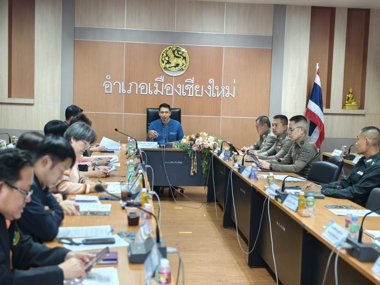 วันที่ 2 ตุลาคม 2568 เวลา 10.00 น. พ.ต.อ.มนัสชัย อินทร์เถื่อน ผกก.สภ.ภูพิงคราชนิเวศน์ ร่วมประชุมหัวหน้าส่วนราชการอำเภอ หัวหน้าหน่วยงายรัฐวิสาหกิจ ผู้บริหารองค์กรปกครองส่วนท้องถิ่น และคณะกรรมการบริหารงานอำเภอแบบบูรณาการ อำเภอเมืองเชียงใหม่ จังหวัดเชียงใหม่