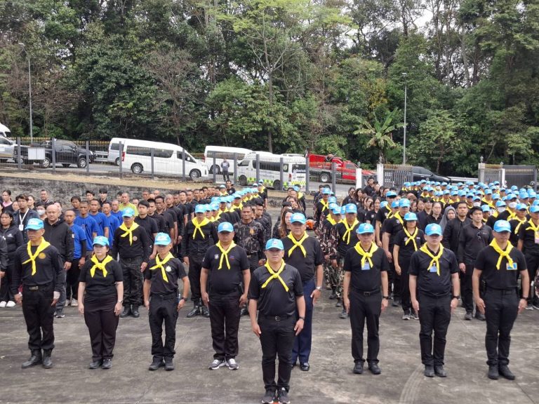 วันที่ 9 ธันวาคม 2568 เวลา 08.30-11.00 น. พ.ต.อ.สิโณทัย ลิลิตธรรม ผกก.สภ.ภูพิงคราชนิเวศน์, พ.ต.ท.เจษฎา พันธุ์แก้ว สวป.(ชส.)ฯ พร้อมชุดตำรวจจิตอาสา สภ.ภูพิงค์ 20 นาย เข้าร่วมกิจกรรมจิตอาสาบำเพ็ญสาธารณะประโยชน์ พัฒนาเส้นทางวัดพระธาตุดอยสุเทพราชวรวิหาร