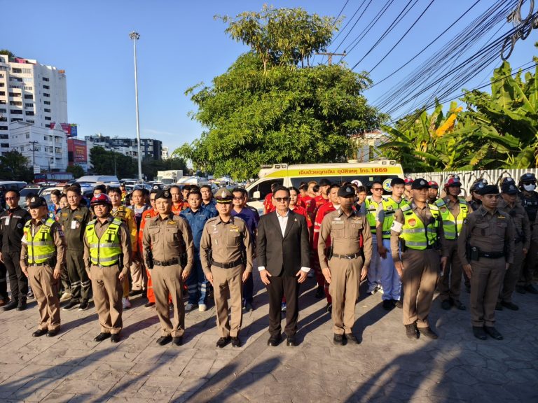 วันที่ 29 ธันวาคม 2568 เวลา 16.30 น. พ.ต.อ.สิโณทัย ลิลิตธรรม ผกก.สภ.ภูพิงคราชนิเวศน์ มอบหมายให้ พ.ต.ท.เกียรติศักดิ์ ผัดก๋า รอง ผกก.ป.สภ.ภูพิงค์ฯ, พ.ต.ต.นราพัฒน์ บุญชายสุวรรณ สวป.สภ.ภูพิงค์ฯ พร้อมกำลังข้าราชการตำรวจ สภ.ภูพิงคราชนิเวศน์ รวม 10 นาย เข้าร่วม “พิธีปล่อย ห่วงเทศกาลปีใหม่กลุ่มงานจราจรเชียงใหม่”