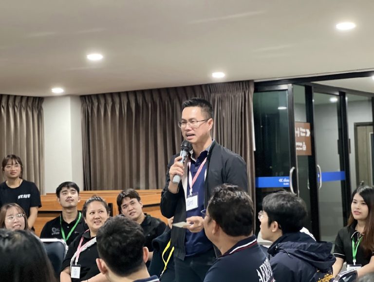 วันที่ 28 – 30 มกราคม 2569 พ.ต.อ.สิโณทัย ลิลิตธรรม ผู้กำกับการสถานีตำรวจภูธรภูพิงคราชนิเวศน์  ได้มอบหมายให้  พ.ต.ต.เจษฎา พันธุ์แก้ว สารวัตรป้องกันปราบปราม (ทำหน้าที่ชุมชนสัมพันธ์) สถานีตำรวจภูธรภูพิงคราชนิเวศน์ ร่วมโครงการสัมมนาเชิงปฏิบัติการ CNX Service Teams ประจำปี 2569