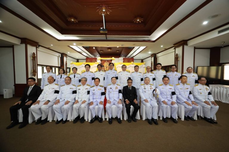 วันที่ 7 เมษายน 2569 เวลา 10.00 น. พล.ต.ต.ยุทธนา แก่นจันทร์  ผบก.ภ.จว.เชียงใหม่ มอบหมายให้ พ.ต.อ.สิโณทัย ลิลิตธรรม ผกก.สภ.ภูพิงคราชนิเวศน์ เป็นผู้แทนเพื่อเข้าร่วมพิธีรับสนองพระบรมราชโองการโปรดเกล้าโปรดกระหม่อม แต่งตั้งนายกสภามหาวิทยาลัยเทคโนโลยีราชมงคลล้านนา ณ ศาลาราชมงคล มหาวิทยาลัยเทคโนโลยีราชมงคลล้านนา