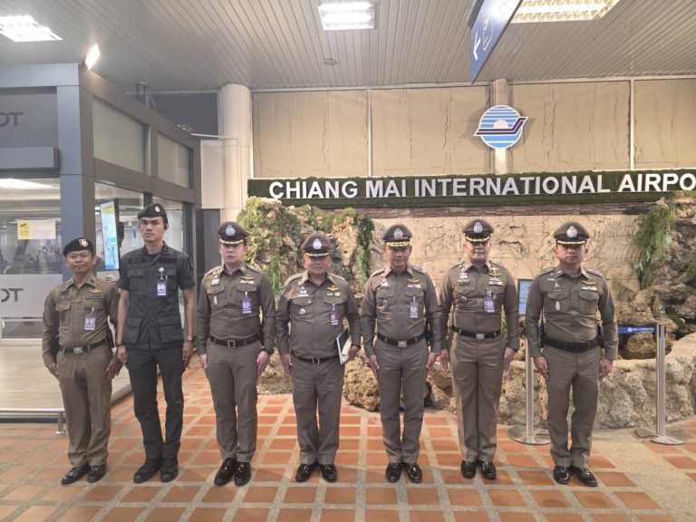 วันที่ 31 มีนาคม 2569 เวลา 18.00-18.45 น. พล.ต.ต.ยุทธนา แก่นจันทร์ ผบก.ภ.จว.เชียงใหม่, พ.ต.อ.สมชาย เขียวจักร์ รอง ผบก.ภ.จว.เชียงใหม่, พ.ต.อ.ฤทธิเดช อนันตโสภณ รอง ผบก.ภ.จว.เชียงใหม่, พ.ต.อ.สิโณทัย ลิลิตธรรม ผกก.สภ.ภูพิงคราชนิเวศน์, พ.ต.อ.มนัสชัย อินทร์เถื่อน ผกก.กลุ่มงานจราจร ภ.จว.เชียงใหม่ ได้มาตรวจความเรียบร้อยในการรักษาความปลอดภัย สถานที่สำคัญ  ท่าอากาศยานนานาชาติเชียงใหม่ ต.สุเทพ อ.เมืองเชียงใหม่