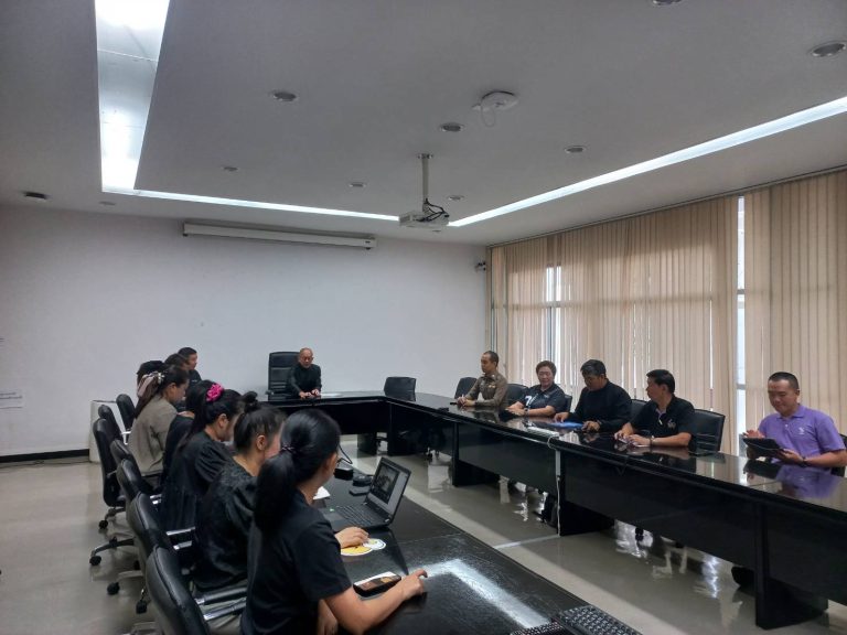 วันที่ 21 พฤษภาคม 2569 เวลา 09.00 น. พ.ต.อ.สิโณทัย ลิลิตธรรม ผกก.สภ.ภูพิงคราชนิเวศน์ มอบหมายให้ พ.ต.ท.เกียรติศักดิ์ ผัดก๋า  รอง ผกก.ป.สภ.ภูพิงคราชนิเวศน์ ,พ.ต.ต.นราพัฒน์ บุญชายสุวรรณ สวป.สภ.ภูพิงคราชนิเวศน์  ร่วมประชุมงานพิธีทำบุญสืบชะตาเมืองเชียงใหม่ประตูสวนดอก 2569