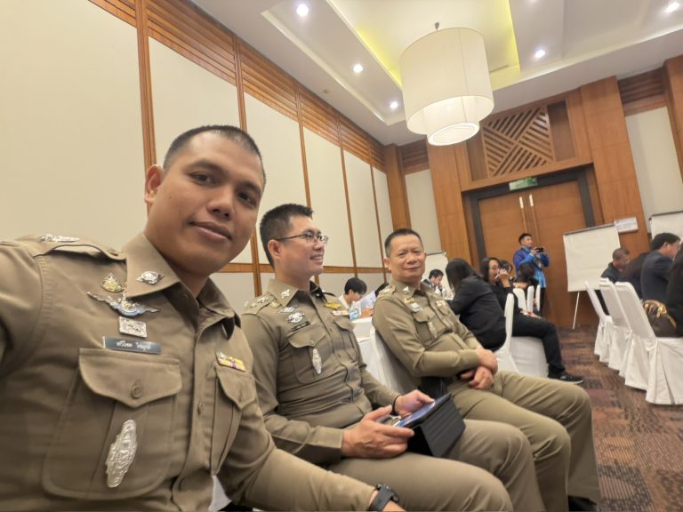 วันที่ 29 เมษายน  2569 เวลา 09.00 น. ภายใต้การอำนวยการของ  พ.ต.อ.สิโณทัย ลิลิตธรรม  ผกก.สภ.ภูพิงคราชนิเวศน์, พ.ต.ท.เกียรติศักดิ์ ผัดก๋า  รอง ผกก.ป.สภ.ภูพิงคราชนิเวศน์  ได้มอบหมายให้   พ.ต.ต.เจษฎา พันธุ์แก้วสวป.(ชส.)สภ.ภูพิงคราชนิเวศน์  ร่วมอบรมโครงการวิเคราะห์ผลกระทบจากผลิตภัณฑ์ยาสูบและบุหรี่ไฟฟ้าและแนวทางแก้ไข