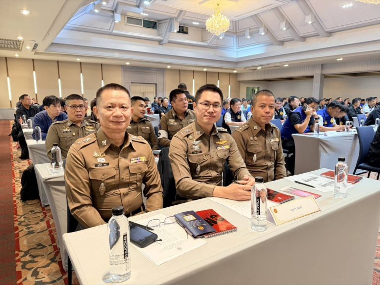 วันที่  9  มิถุนายน  2569 เวลา 09.00 น. พ.ต.อ.สิโณทัย ลิลิตธรรม   ผกก.สภ.ภูพิงคราชนิเวศน์, พ.ต.ท.เกียรติศักดิ์ ผัดก๋า  รอง ผกก.ป.สภ.ภูพิงคราชนิเวศน์  มอบหมายให้  พ.ต.ท.เจษฎา พันธุ์แก้ว สวป.(ชส.) สภ.ภูพิงคราชนิเวศน์,   ร.ต.อ.เอกพงษ์ สายวงศ์เปี้ย รอง สวป.(ชส.) สภ.ภูพิงคราชนิเวศน์  เข้าร่วมกิจกรรมติดตามเครือข่ายกำนันและผู้ใหญ่บ้านในการสนับสนุนการทำงานของผู้ตรวจการแผ่นดิน
